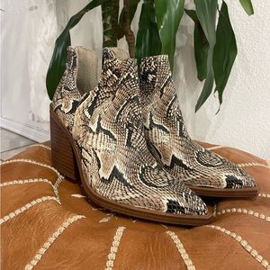 Vince Camuto Women's Gannilla Leather Western Booties | Size 6